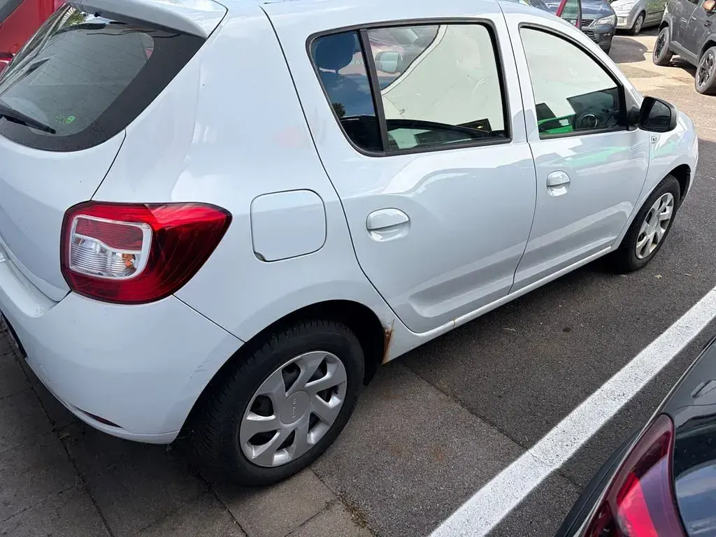 Gebraucht Dacia Sandero Lauréate 90 PS (66 kW) 2015 Weiß Limousine