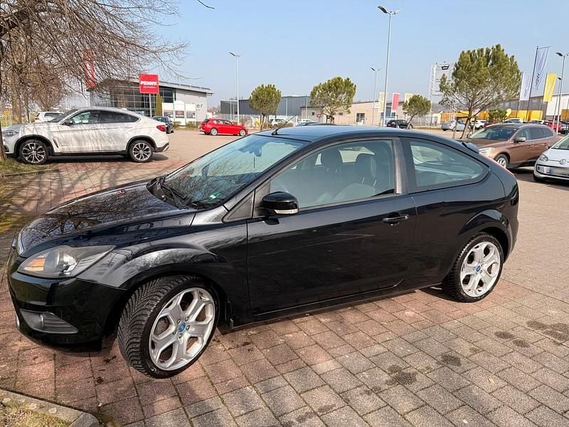Gebraucht Ford Focus 125 PS (91 kW) 2009 Schwarz Coupé