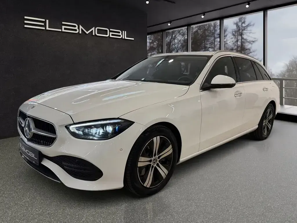 Gebraucht Mercedes 220 200 PS (147 kW) 2022 Weiß Limousine