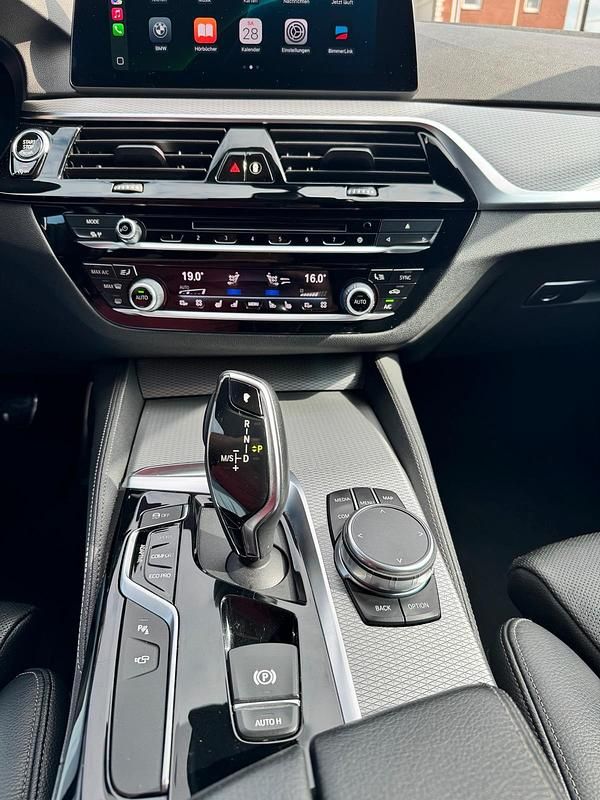 Gebraucht BMW 540 320 PS (235 kW) 2018 Schwarz Limousine