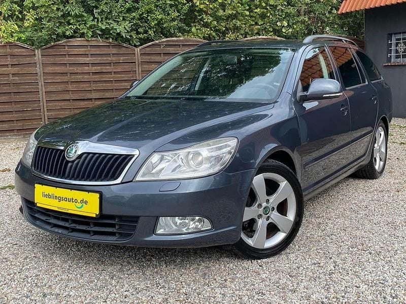 Anthracitegrau metallic Gebraucht 2010 Skoda Octavia Kombi | 3.499 € (Superpreis) - Bild 1/3