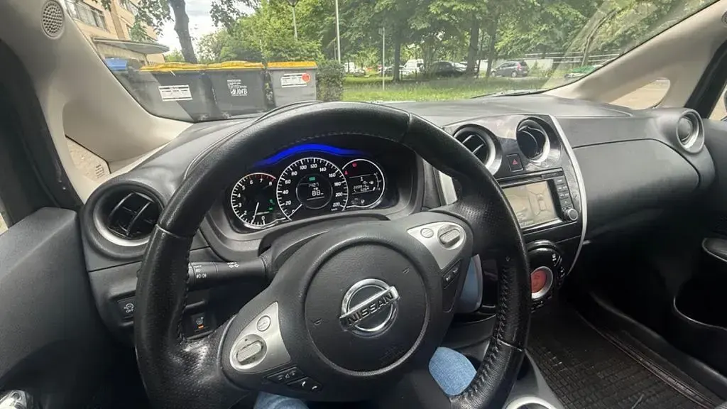 Gebraucht Nissan Note Acenta 80 PS (58 kW) 2014 Schwarz Kleinwagen