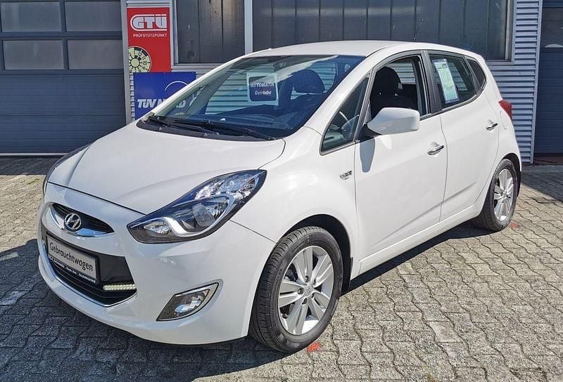 Weiß Gebraucht 2014 Hyundai ix20 Comfort Van / Kleinbus | 9.995 € (Fairer Preis) - Bild 1/4