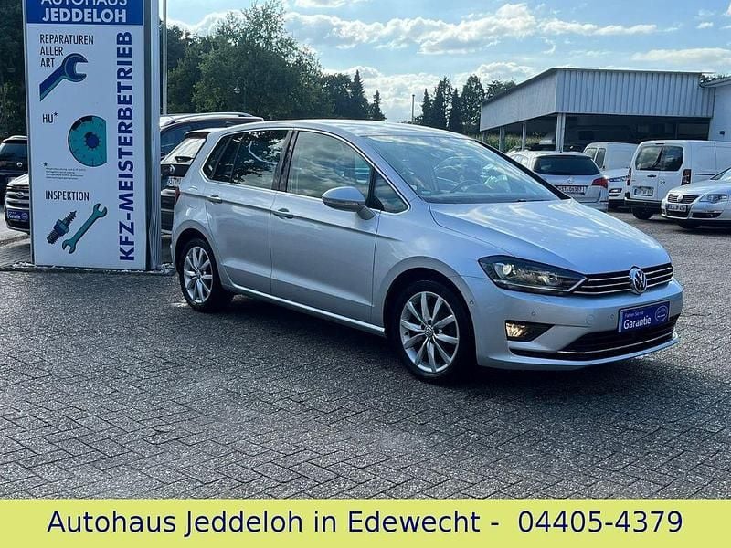 Silber Gebraucht 2015 VW Golf Sportsvan Highline Van / Kleinbus | 15.690 € (Fairer Preis) - Bild 1/4