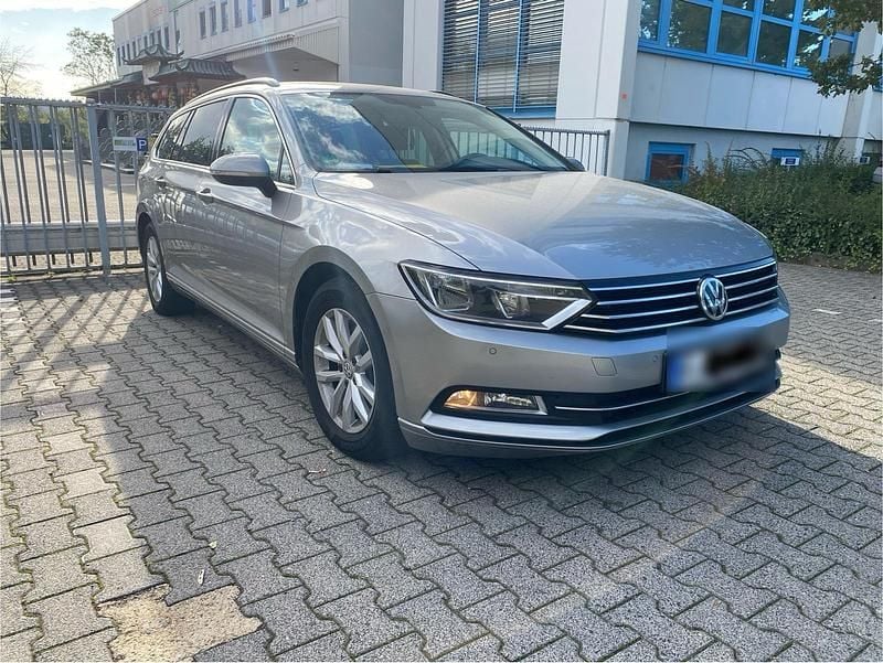 Grau Gebraucht 2016 VW Passat Kombi | 10.500 € (Fairer Preis) - Bild 1/4