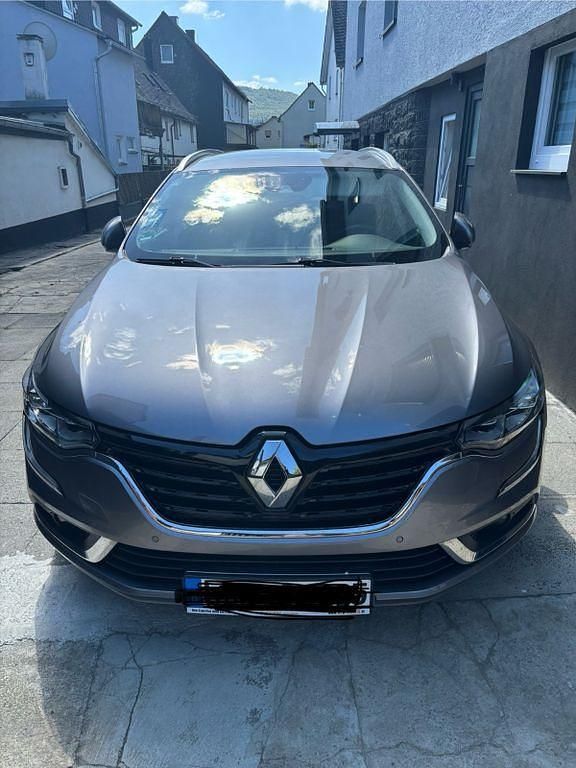 Grau Gebraucht 2017 Renault Talisman GrandTour Intens Kombi | 14.000 € (Fairer Preis) - Bild 1/4