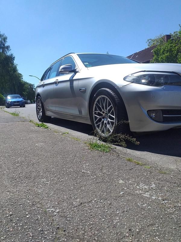 Usata BMW 525 204 CV (150 kW) 2011 Argento Station wagon