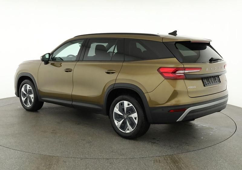 Neu Skoda Kodiaq Selection 193 PS (141 kW) 2026 Gold bronze metallic SUV
