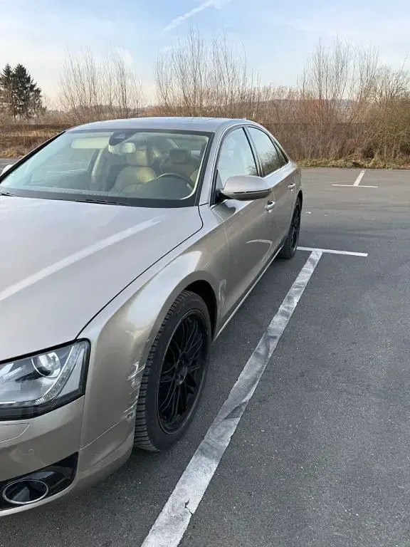 Gebraucht Audi A8 Comfort 351 PS (258 kW) 2010 Gold Limousine