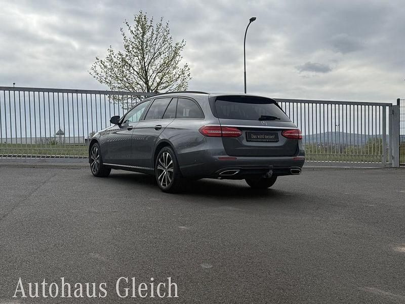 Gebraucht Mercedes E220 Avantgarde 194 PS (142 kW) 2020 Selenitgrau  lack Kombi