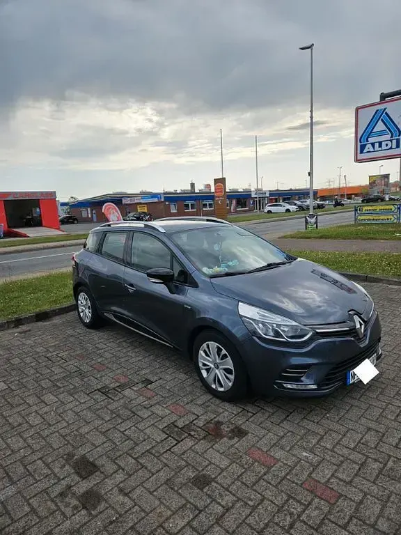 Gebraucht Renault Clio LIMITED 73 PS (53 kW) 2017 Grau Limousine