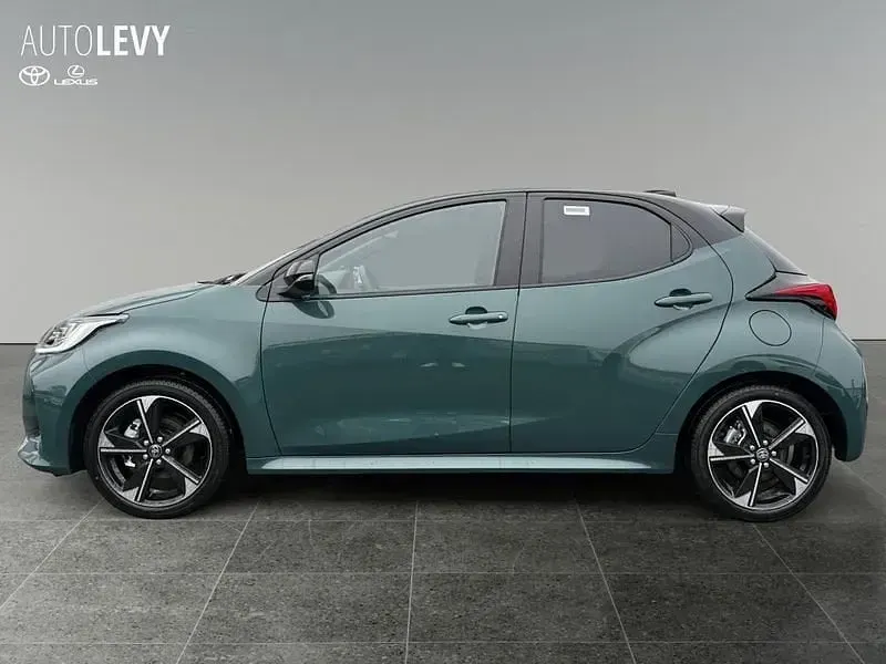 Neu Toyota Yaris Plus 131 PS (96 kW) 2026 Schwarz Kleinwagen