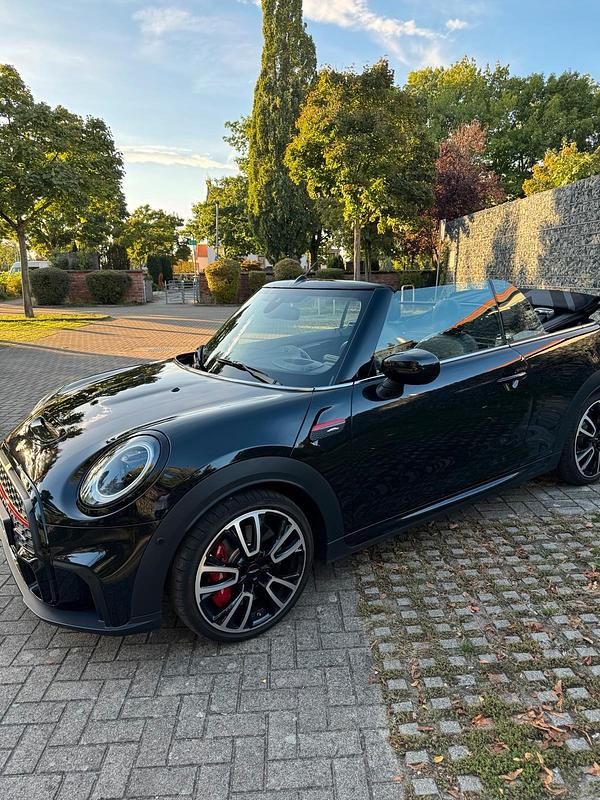 Schwarz Gebraucht 2022 Mini John Cooper Works Cabriolet Cabrio | 34.900 € (Fairer Preis) - Bild 1/4