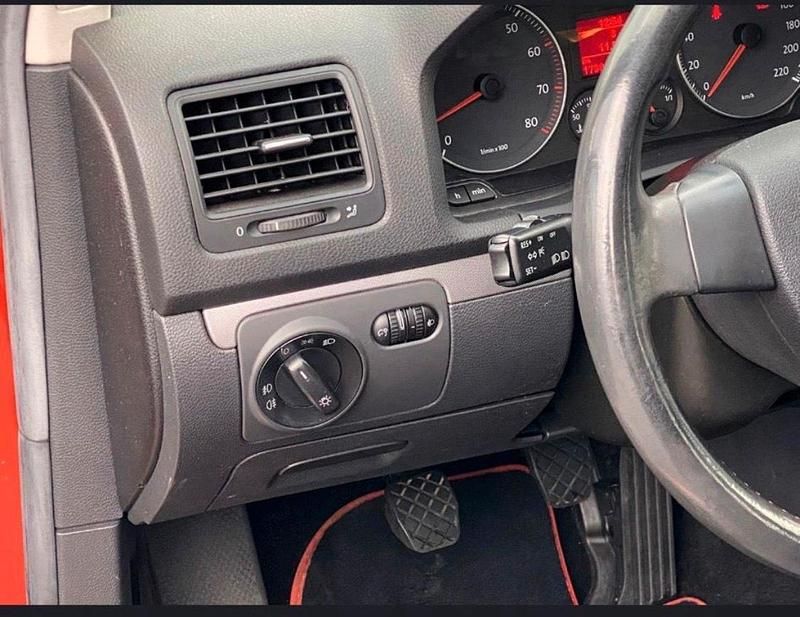 Gebraucht VW Golf IV 80 PS (58 kW) 2006 Orange Kleinwagen