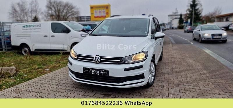 Weiß Gebraucht 2017 VW Touran Comfortline Van / Kleinbus | 20.800 € (Guter Preis) - Bild 1/4