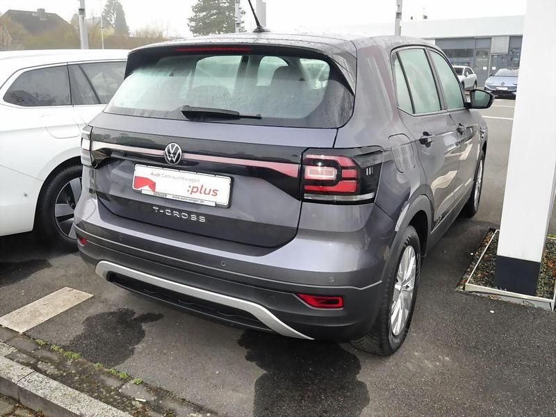 Gebraucht VW T-Cross Basis 110 PS (80 kW) 2022 Rauchgrau SUV