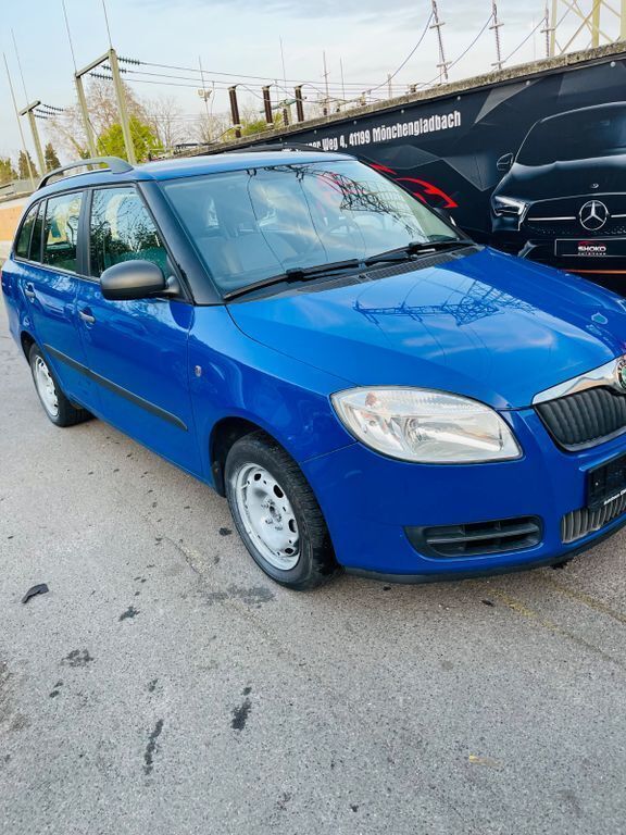 Blau Gebraucht 2009 Skoda Fabia Classic Kombi | 800 € (Superpreis) - Bild 1/4