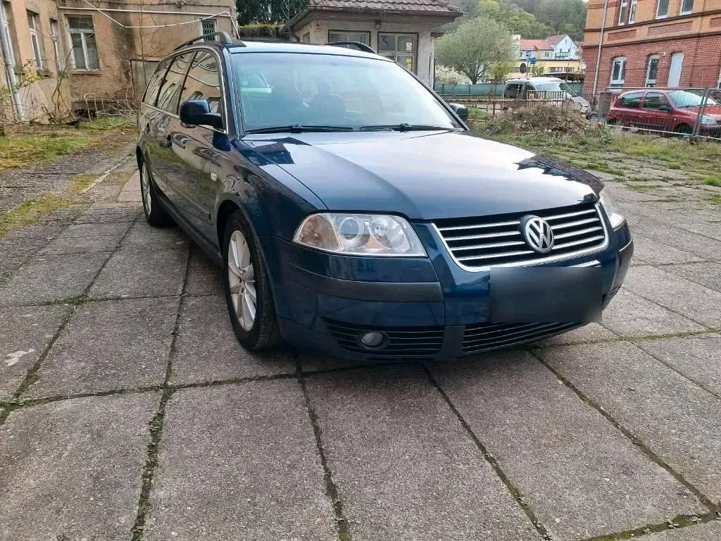 Usata VW Passat 131 CV (96 kW) 2003 Blu Station wagon