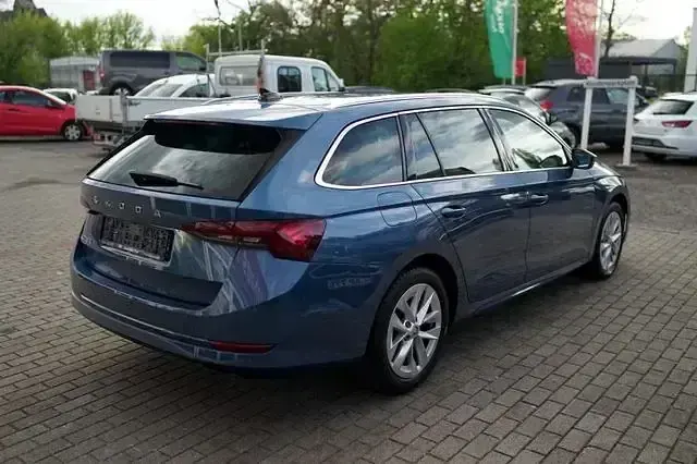 Gebraucht Skoda Octavia 150 PS (110 kW) 2021 Blau Kombi