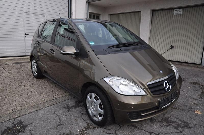 Steppenbraun Gebraucht 2009 Mercedes A160 Limousine | 4.950 € (Fairer Preis) - Bild 1/4