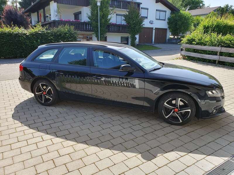Schwarz Gebraucht 2011 Audi A4 Ambition Kombi | 4.995 € (Superpreis) - Bild 1/4
