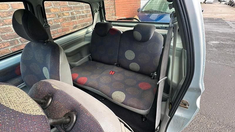 Gebraucht Renault Twingo 75 PS (55 kW) 2002 Silber Kleinwagen