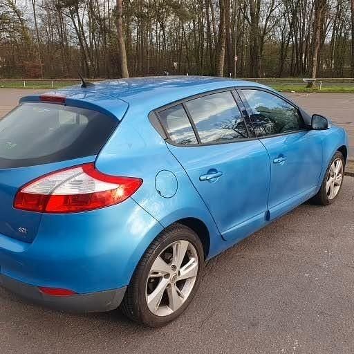 Blau Gebraucht 2013 Renault Mégane III Expression Limousine | 5.500 € - Bild 1/4