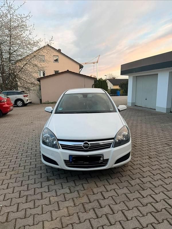 Second-hand Opel Astra 110 CP (80 kW) 2010 Alb Break