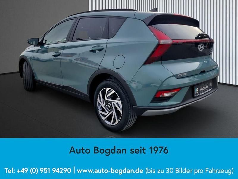Neu Hyundai Bayon 101 PS (74 kW) 2025 Grün SUV