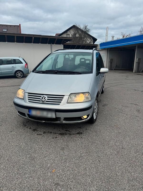 Silber Gebraucht 2003 VW Sharan Van / Kleinbus | 1.400 € (Etwas zu teuer) - Bild 1/4