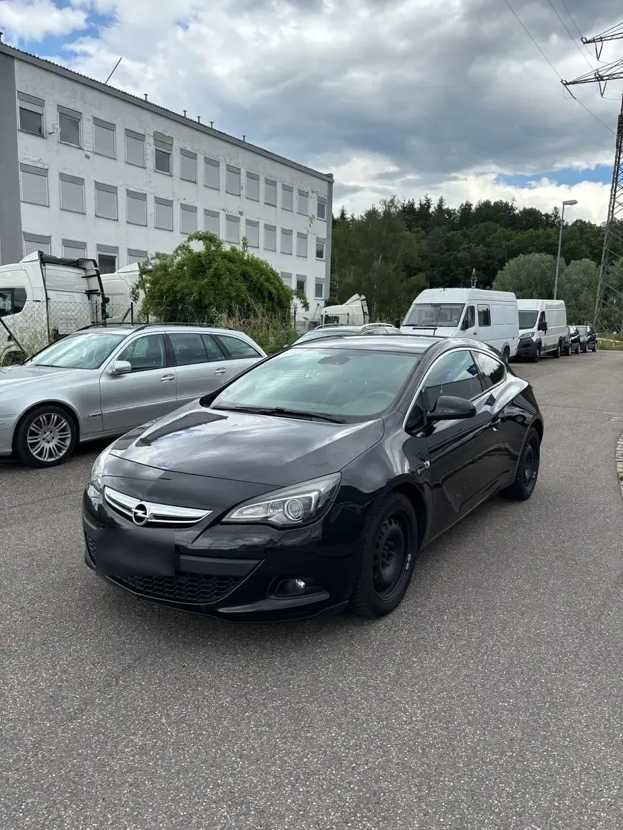 Gebraucht Opel Astra GTC 180 PS (132 kW) 2012 Schwarz Kleinwagen