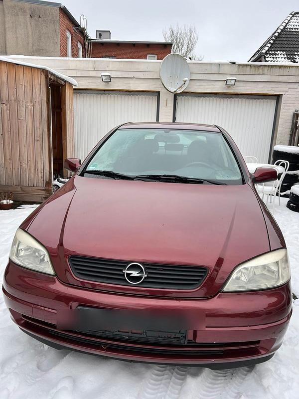 Rot Gebraucht 2000 Opel Astra Limousine | 1.800 € (Guter Preis) - Bild 1/4