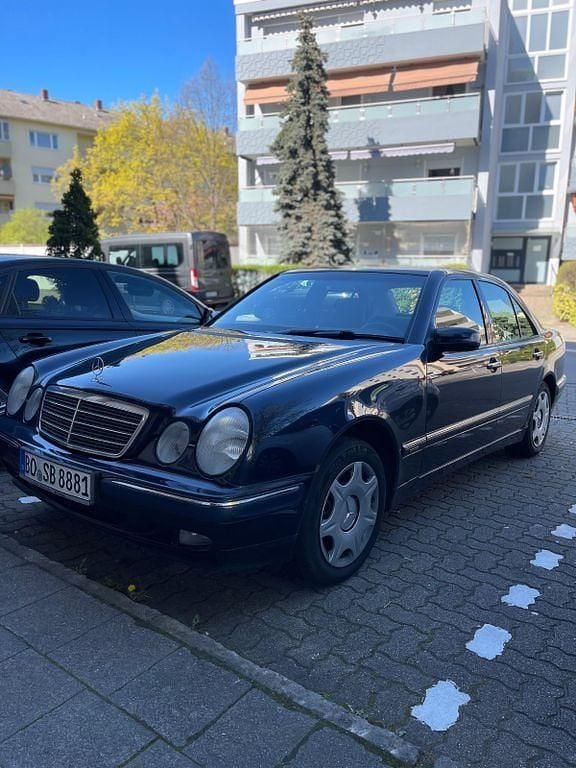 Second-hand Mercedes 240 170 CP (125 kW) 2000 Albastru Berlinǎ