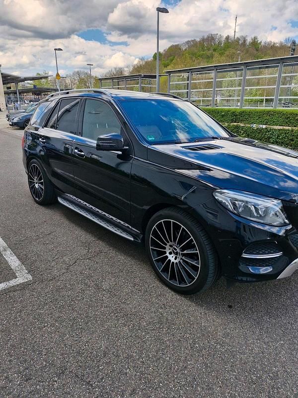Schwarz Gebraucht 2015 Mercedes GLE350 SUV | 29.999 € (Fairer Preis) - Bild 1/4