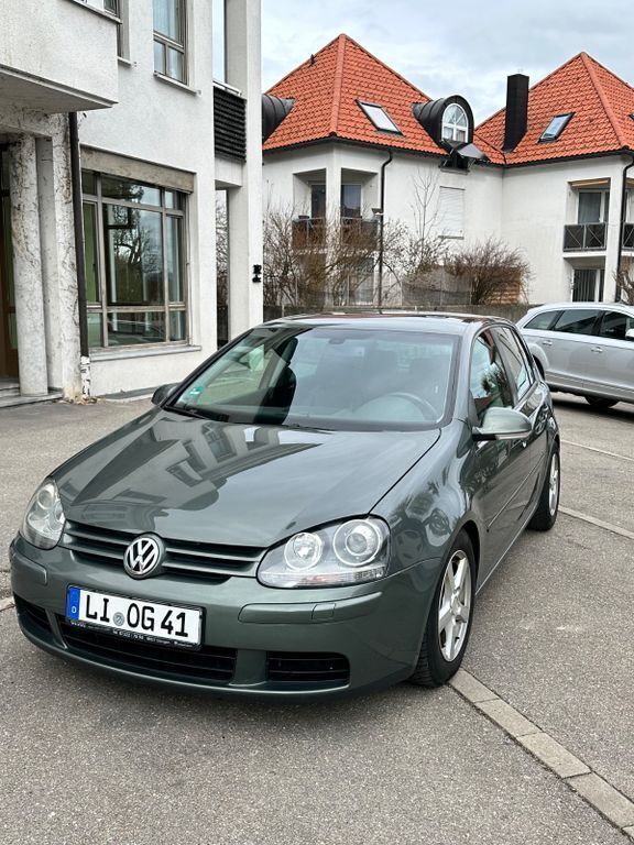 Grün Gebraucht 2005 VW Golf IV Sportline Limousine | 2.850 € (Fairer Preis) - Bild 1/4