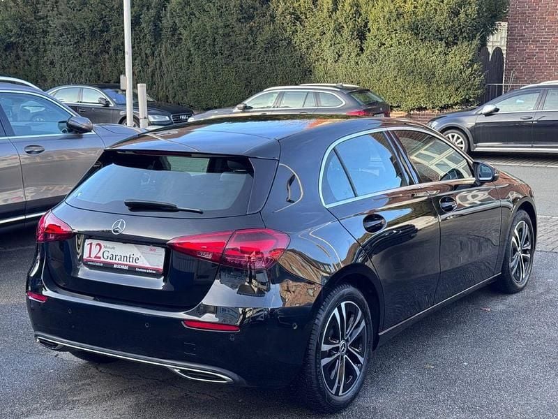 Gebraucht Mercedes A180 Advanced 136 PS (100 kW) 2023 Schwarz Limousine