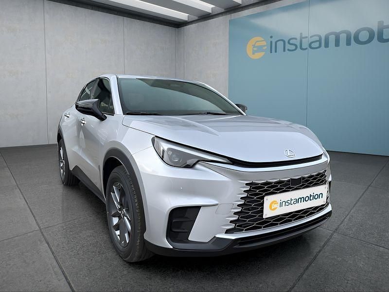 Gebraucht Lexus LBX 136 PS (100 kW) 2025 Silber SUV