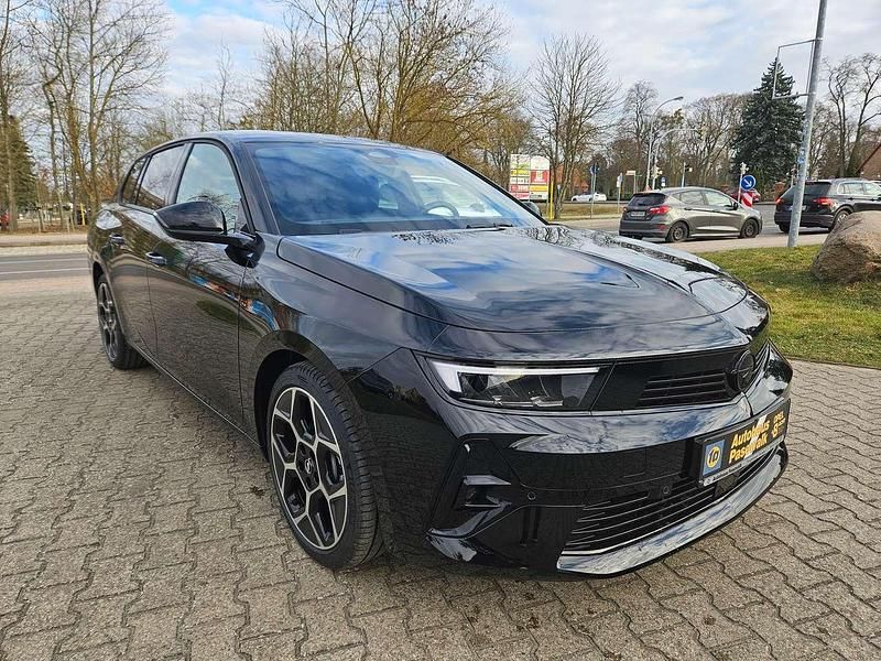 Neu Opel Astra 131 PS (96 kW) 2026 Schwarz perla nera Kombi