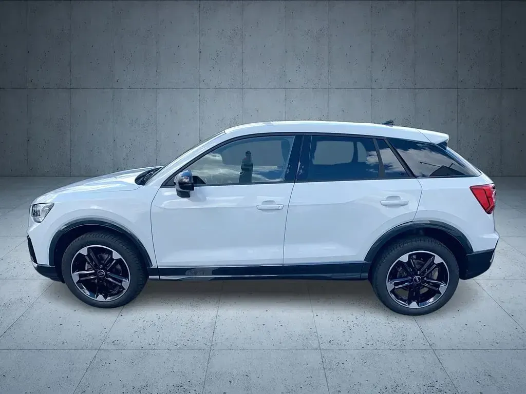Gebraucht Audi Q2 Advanced Plus 150 PS (110 kW) 2025 Gletscherweiß metallic (metallic) SUV