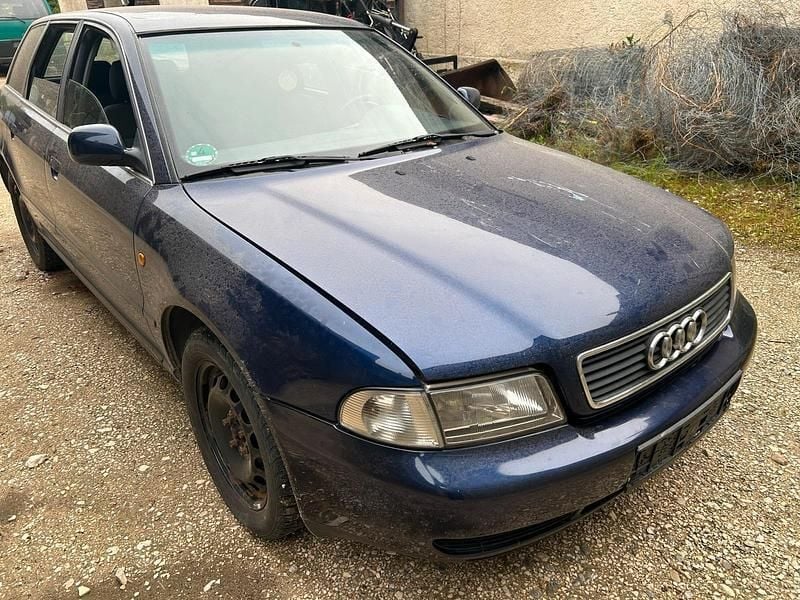 Blau Gebraucht 1998 Audi A4 S-Line Kombi | 395 € (Superpreis) - Bild 1/4