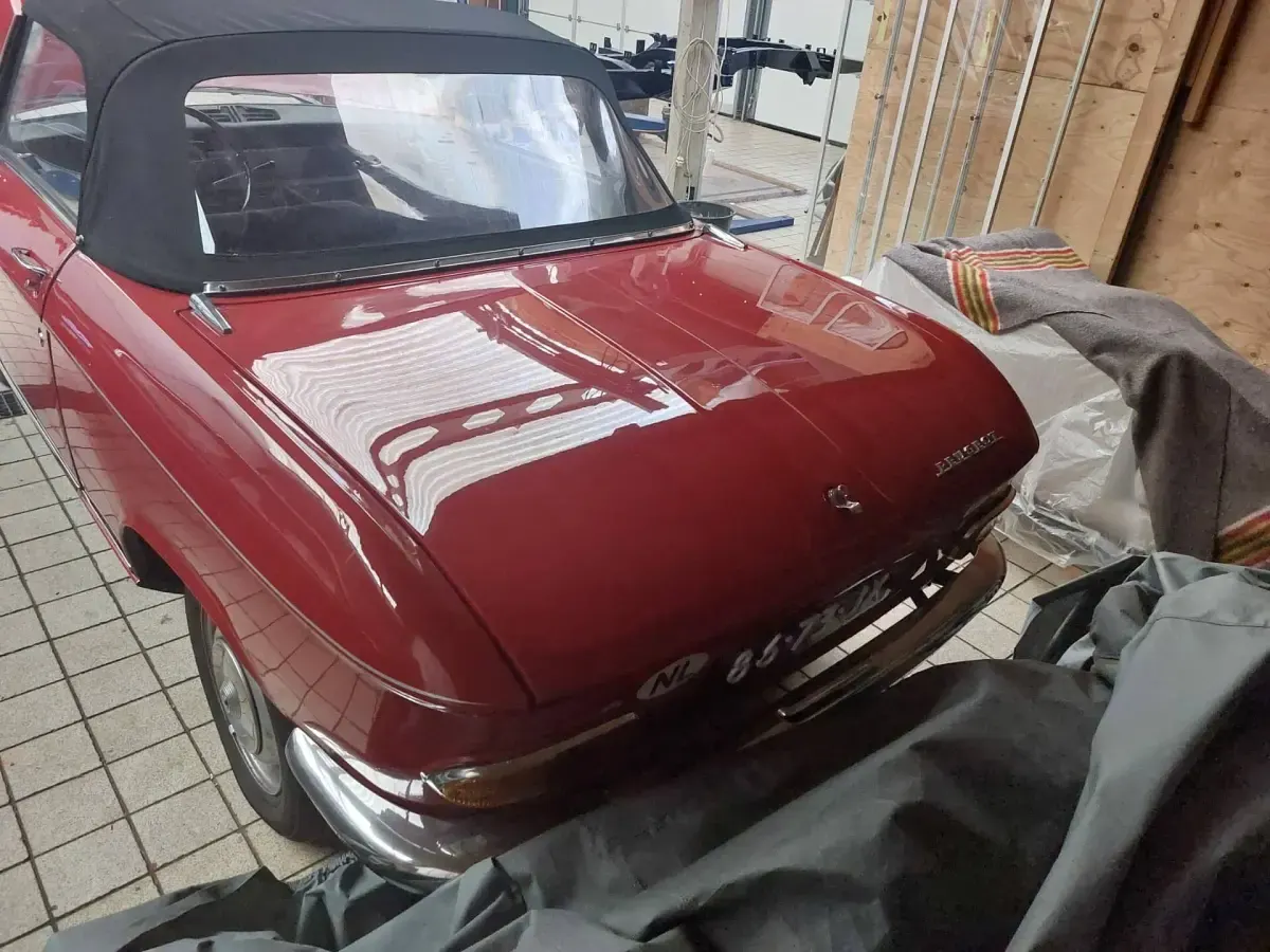 Gebraucht Peugeot 204 53 PS (38 kW) 1967 Rot Limousine