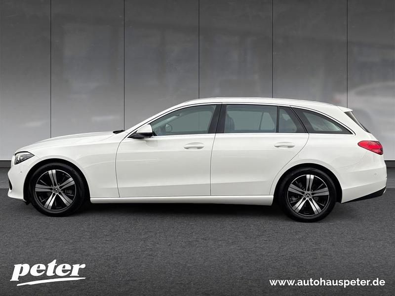 Unilack polarweiß Gebraucht 2024 Mercedes C180 Avantgarde Kombi | 36.810 € (Fairer Preis) - Bild 1/4