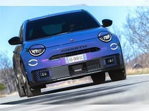 Neu Abarth 600e Scorpionissima 206 kW (281 PS) 2026 Violett (hypnotic purple (194)) SUV