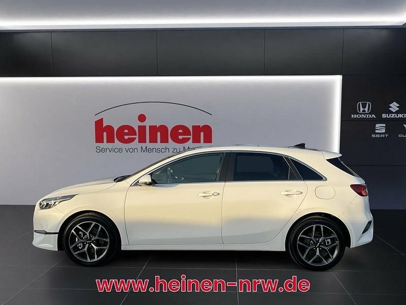 Gebraucht Kia Ceed Platinum 140 PS (102 kW) 2025 Deluxe white Kleinwagen