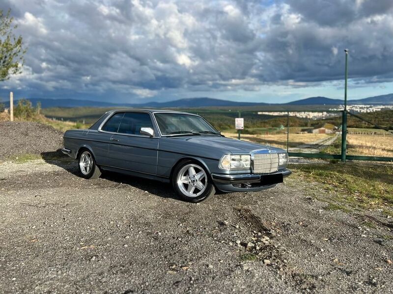 Blau Gebraucht 1984 Mercedes 280 Coupé | 45.000 € - Bild 1/4