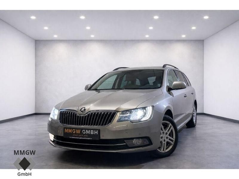Beige Gebraucht 2015 Skoda Superb Elegance Kombi | 14.990 € (Fairer Preis) - Bild 1/4
