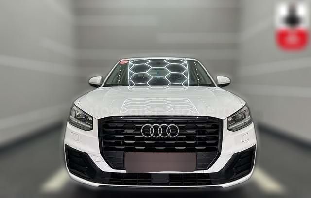 Weiß metallic Gebraucht 2020 Audi Q2 Sport SUV | 22.520 € (Fairer Preis) - Bild 1/4