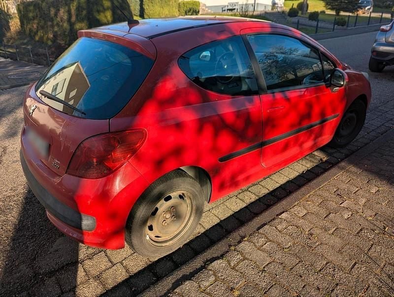 Gebraucht Peugeot 207 95 PS (69 kW) 2009 Rot Kleinwagen