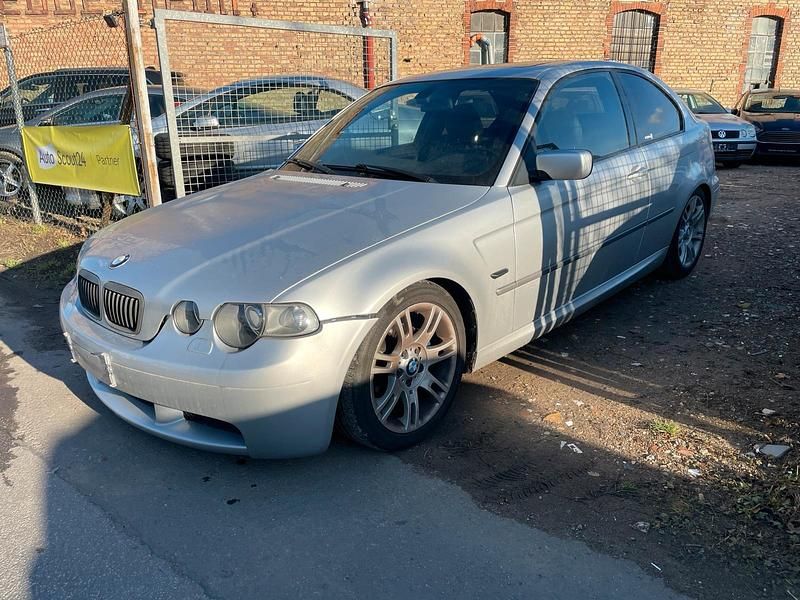 Titansilber metallic Gebraucht 2003 BMW 318 Compact Advantage Kleinwagen | 2.990 € (Fairer Preis) - Bild 1/4