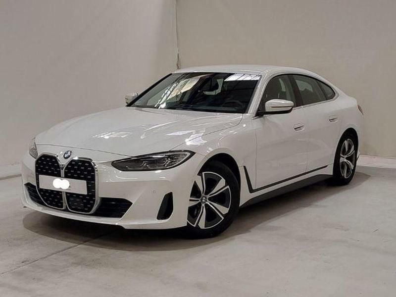 Alpinweiss iii Gebraucht 2024 BMW 420 Sport Line Coupé | 38.890 € (Superpreis) - Bild 1/3